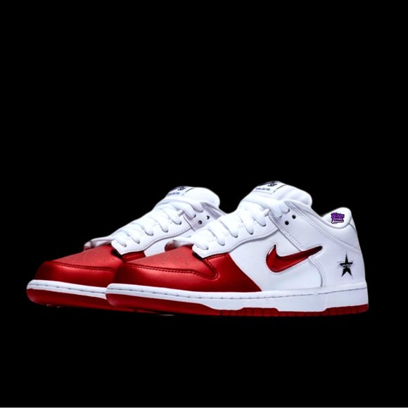 SUPREME x NIKE SB Dunk Low (Red/white) - Picture 14 of 14